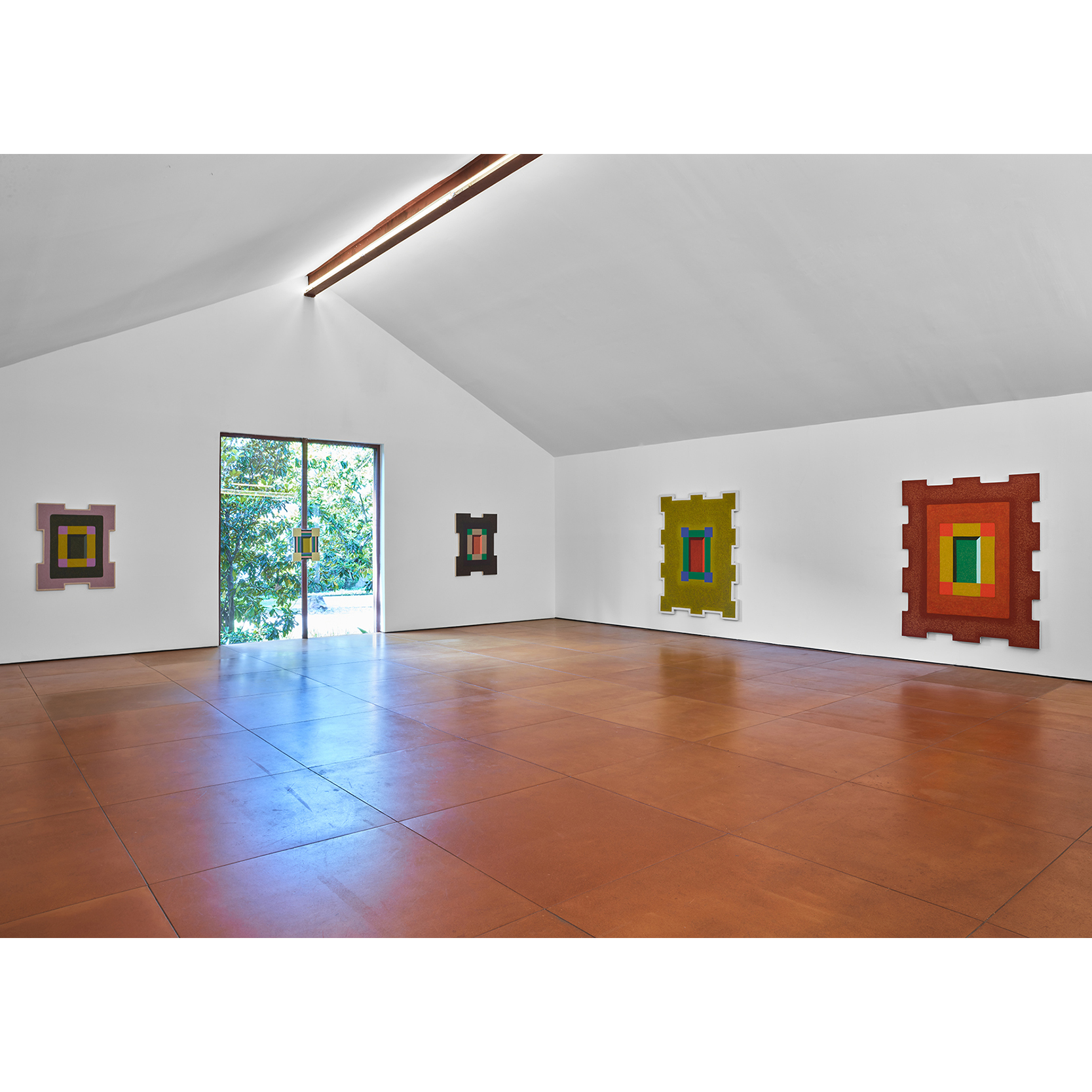 https://pazdabutler.com/upload/exhibitions/_-title/CF178712resize.jpg